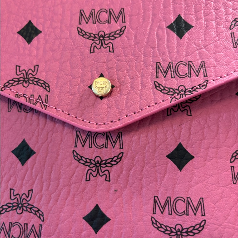 NIB MCM Women's snap envelope Clutch - Pink or Blue GWP - Picture 8 of 14
